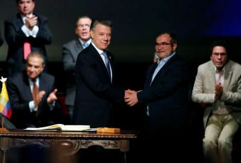 El Constitucional da luz verde a la tramitación rápida del proceso de paz colombiano