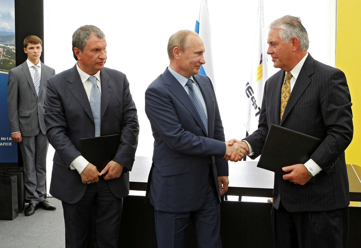 El Kremlin celebra la elección de Tillerson como futuro secretario de Estado de EEUU