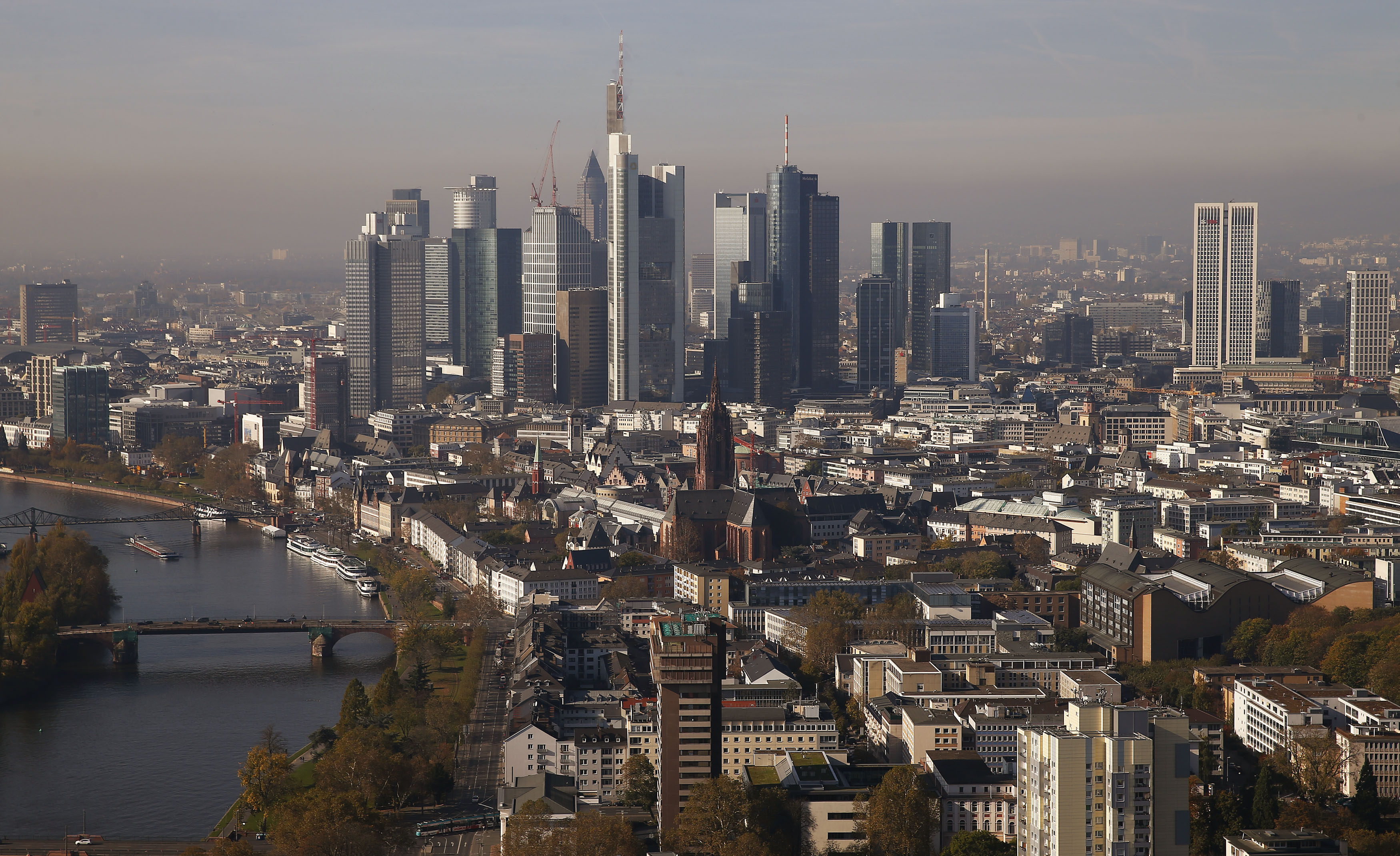 El skyline de Frankfurt visto desde la torre del Banco Central Europeo  (Foto: Kai Pfaffenbach/REUTERS).  