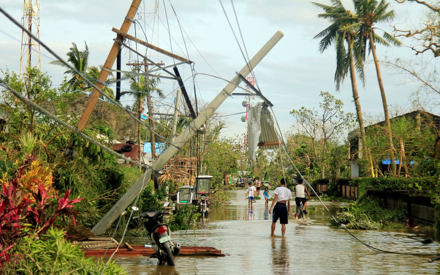 Seis muertos y 18 desaparecidos en Filipinas tras el paso del tifón Nock-Ten