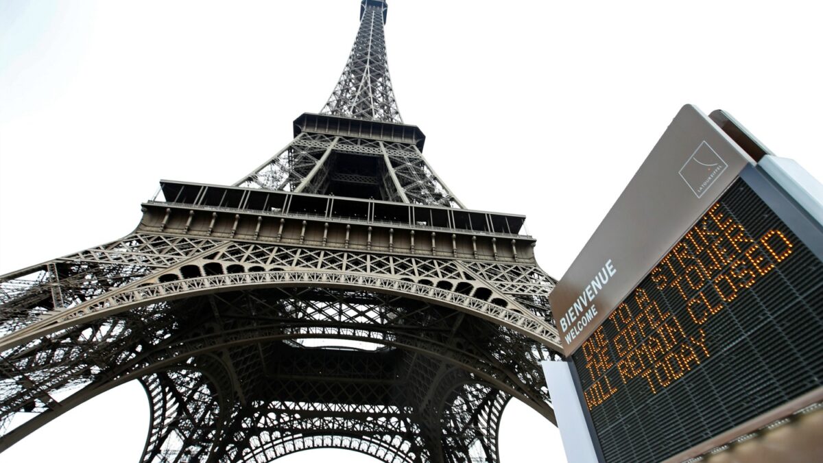 Una huelga de trabajadores mantiene cerrada la Torre Eiffel