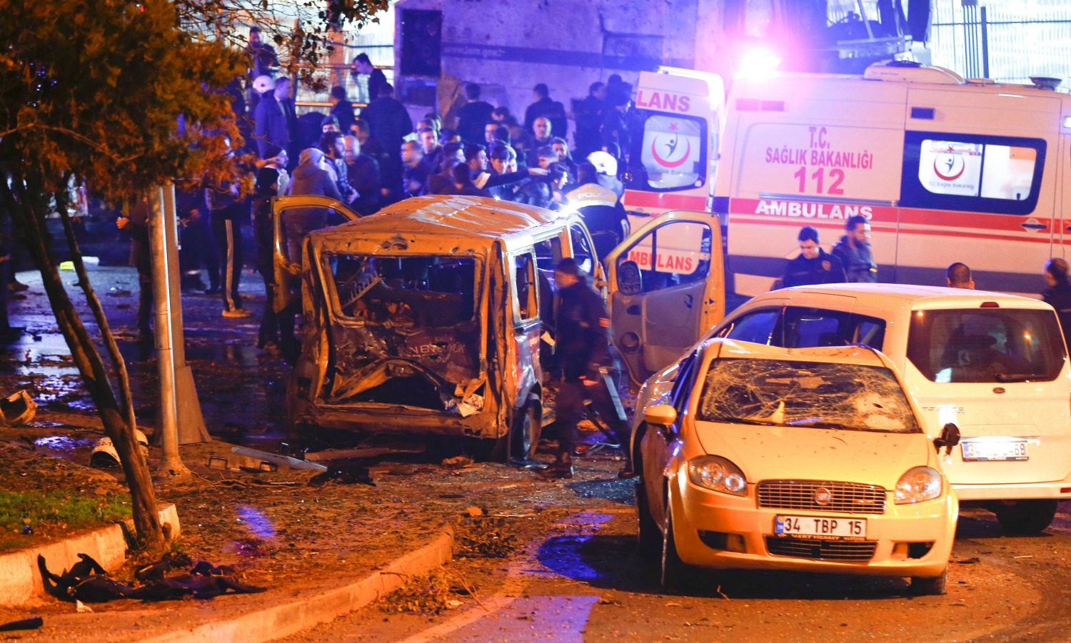 Un doble atentado en Estambul deja 38 muertos y más de 155 heridos