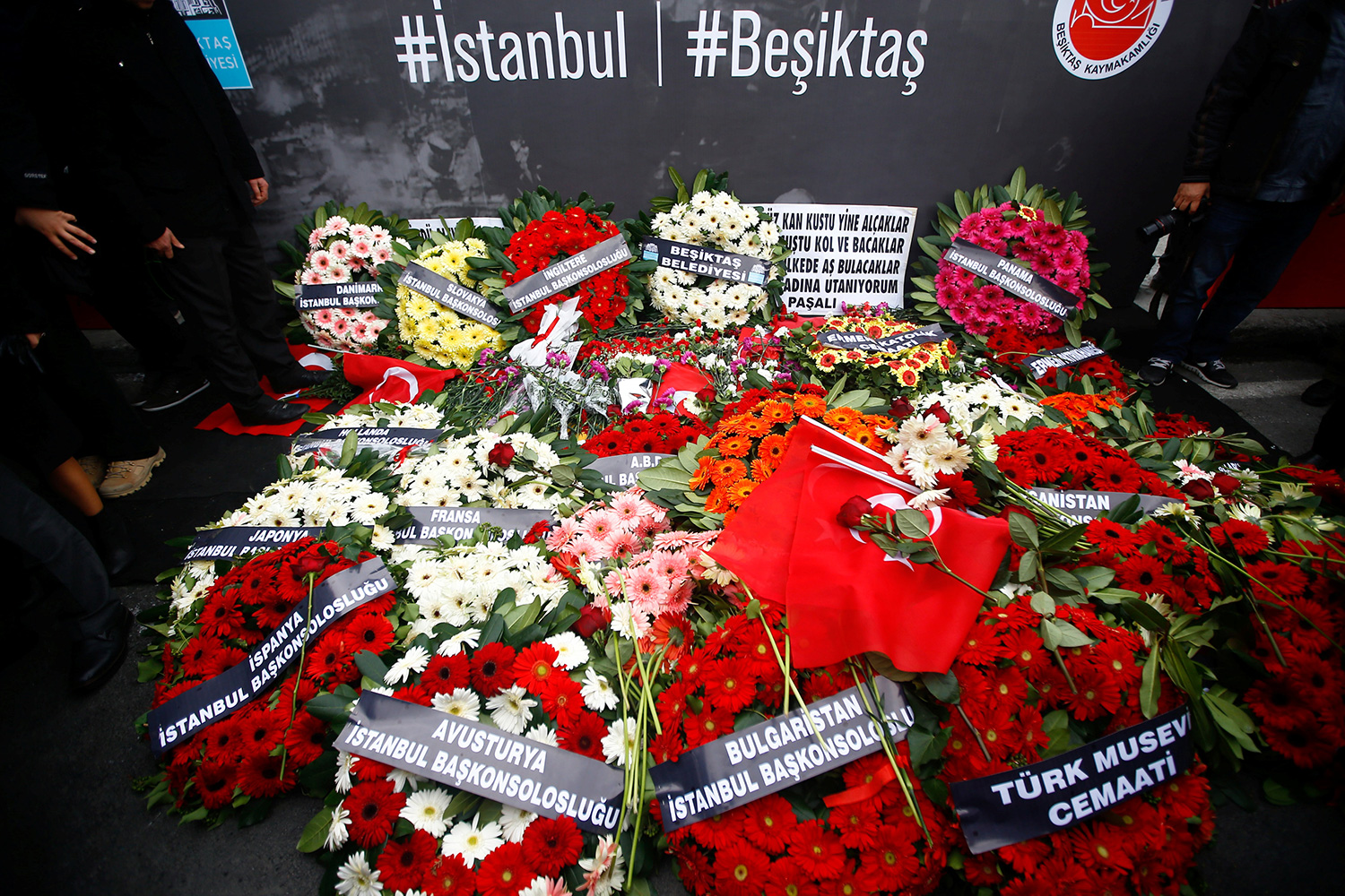 Detenidos dos diputados prokurdos en relación con el doble atentado en Estambul