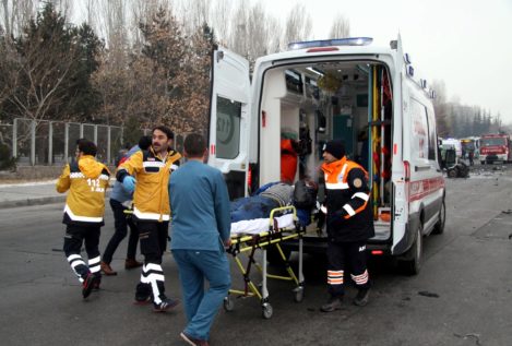 Un coche bomba deja 13 muertos y decenas de heridos en Turquía