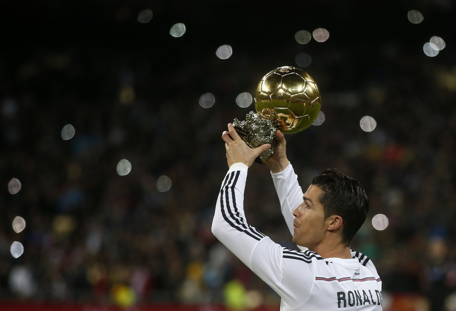 Cristiano Ronaldo gana el Balón de Oro 2016