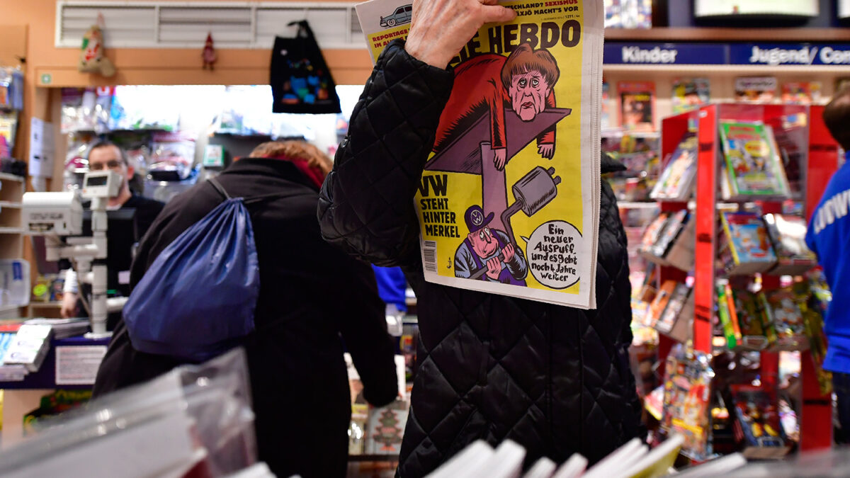 ‘Charlie Hebdo’ lanza una edición en Alemania con sátira a Merkel