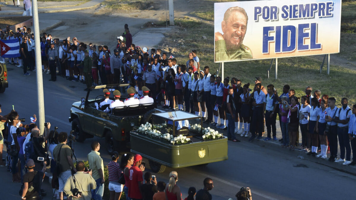 Las cenizas de Fidel Castro ya reposan para siempre en Santiago de Cuba