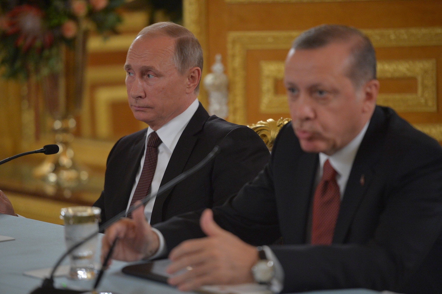 Rusia y Turquía acuerdan un alto el fuego en toda Siria