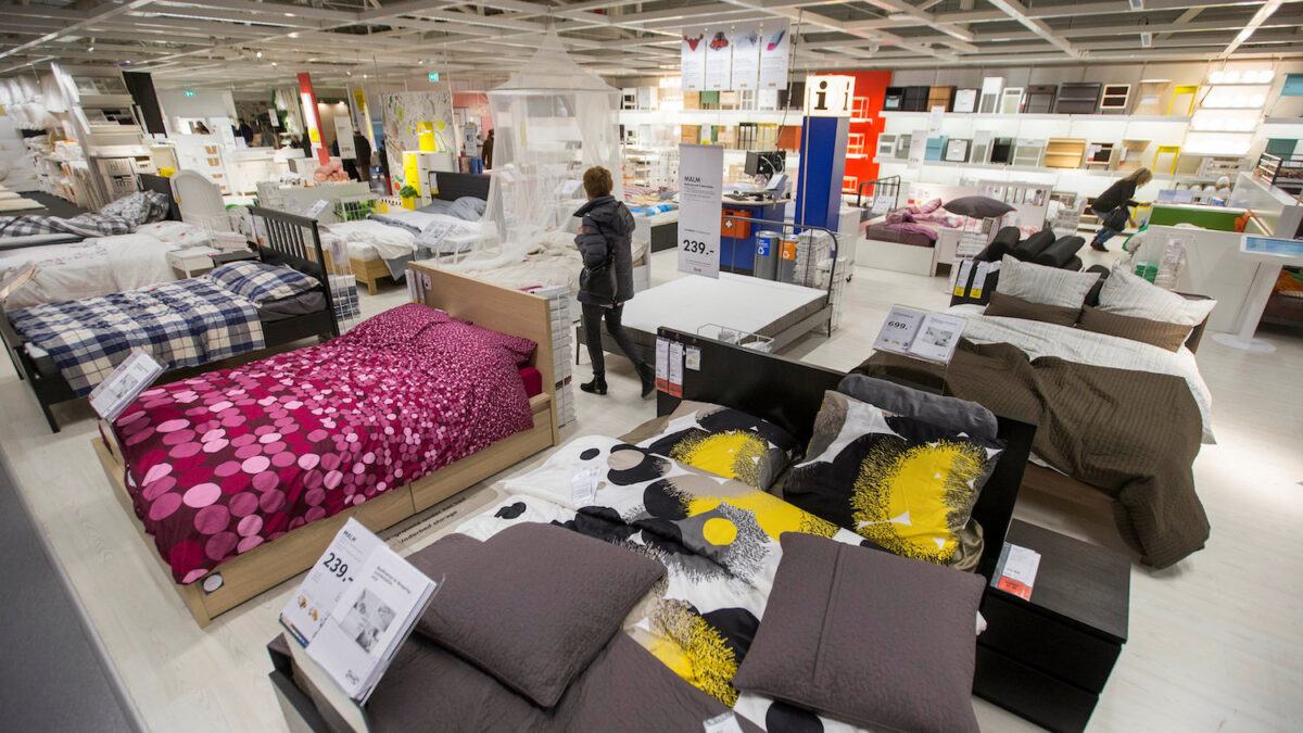 Ikea advierte a sus visitantes que no se queden a dormir en sus tiendas después de cerrar