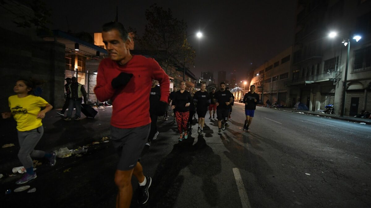 Indigentes de Los Ángeles se refugian en el ‘running’ para salir de las calles