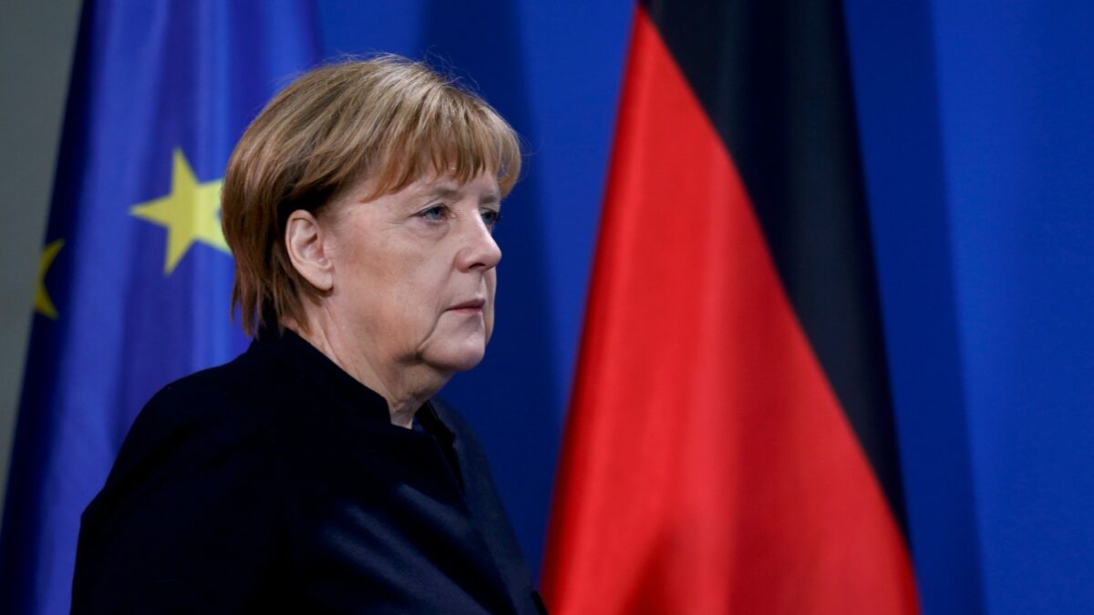 Merkel apunta a un refugiado como autor del acto «terrorista» en Berlín