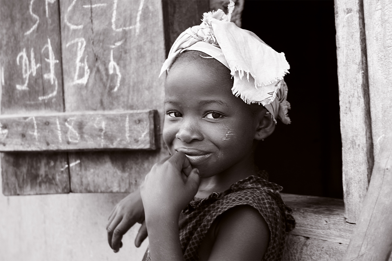 La mirada y la media sonrisa de esta niña angoleña llega al corazón.