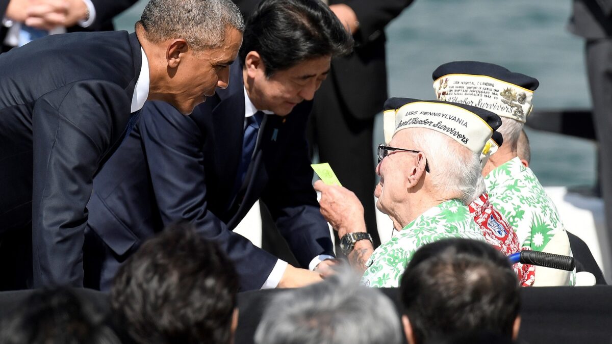 Obama y Abe visitan juntos Pearl Harbor para cerrar heridas