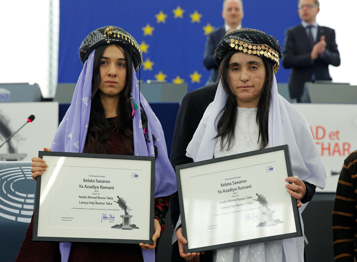 Dos ex esclavas sexuales del ISIS, Premio Sájarov: "La UE debe abrir las puertas para proteger a los yazidíes"