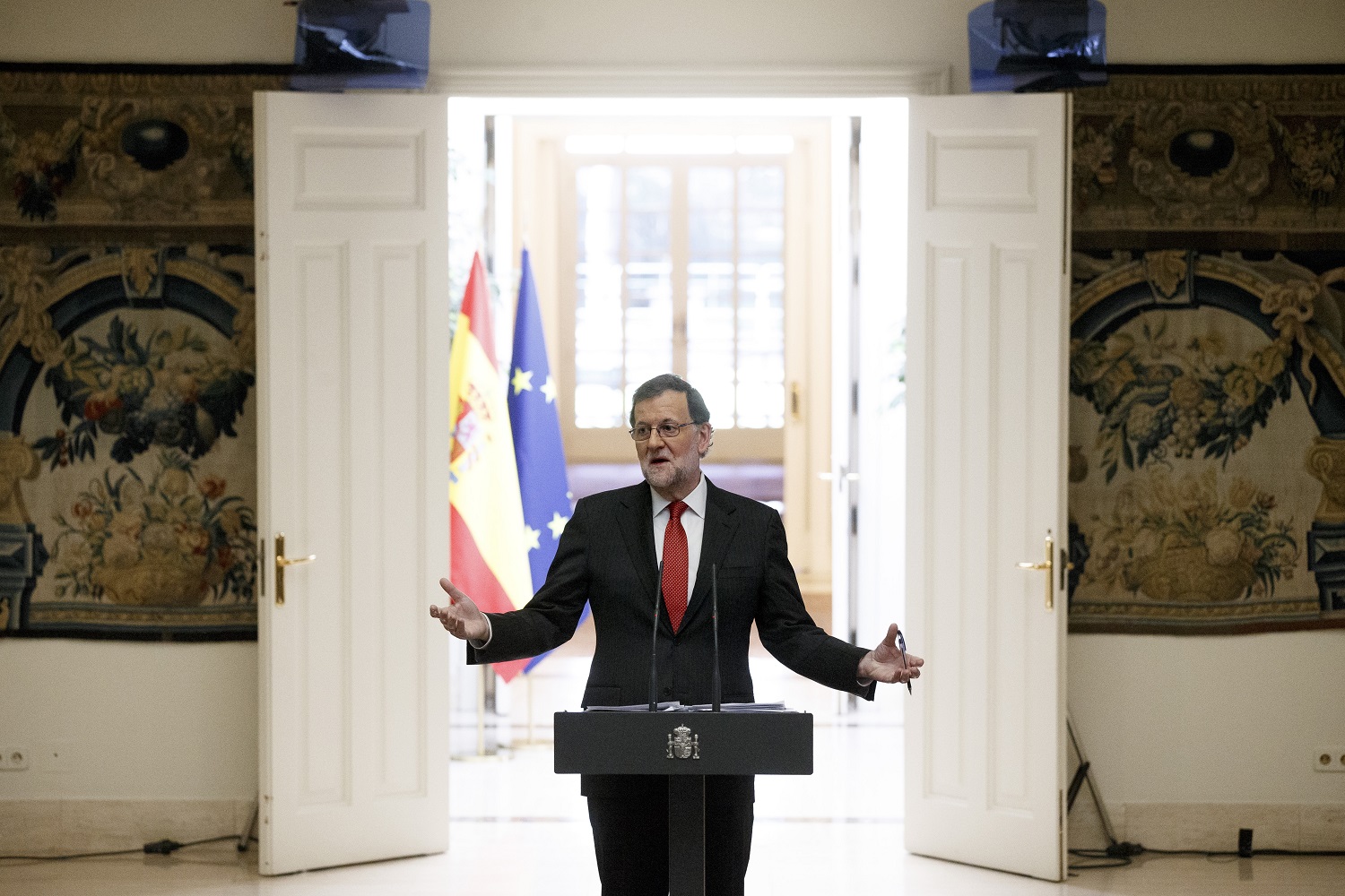 Rajoy tiende la mano a Cataluña para un diálogo en el que no esté incluido el referéndum