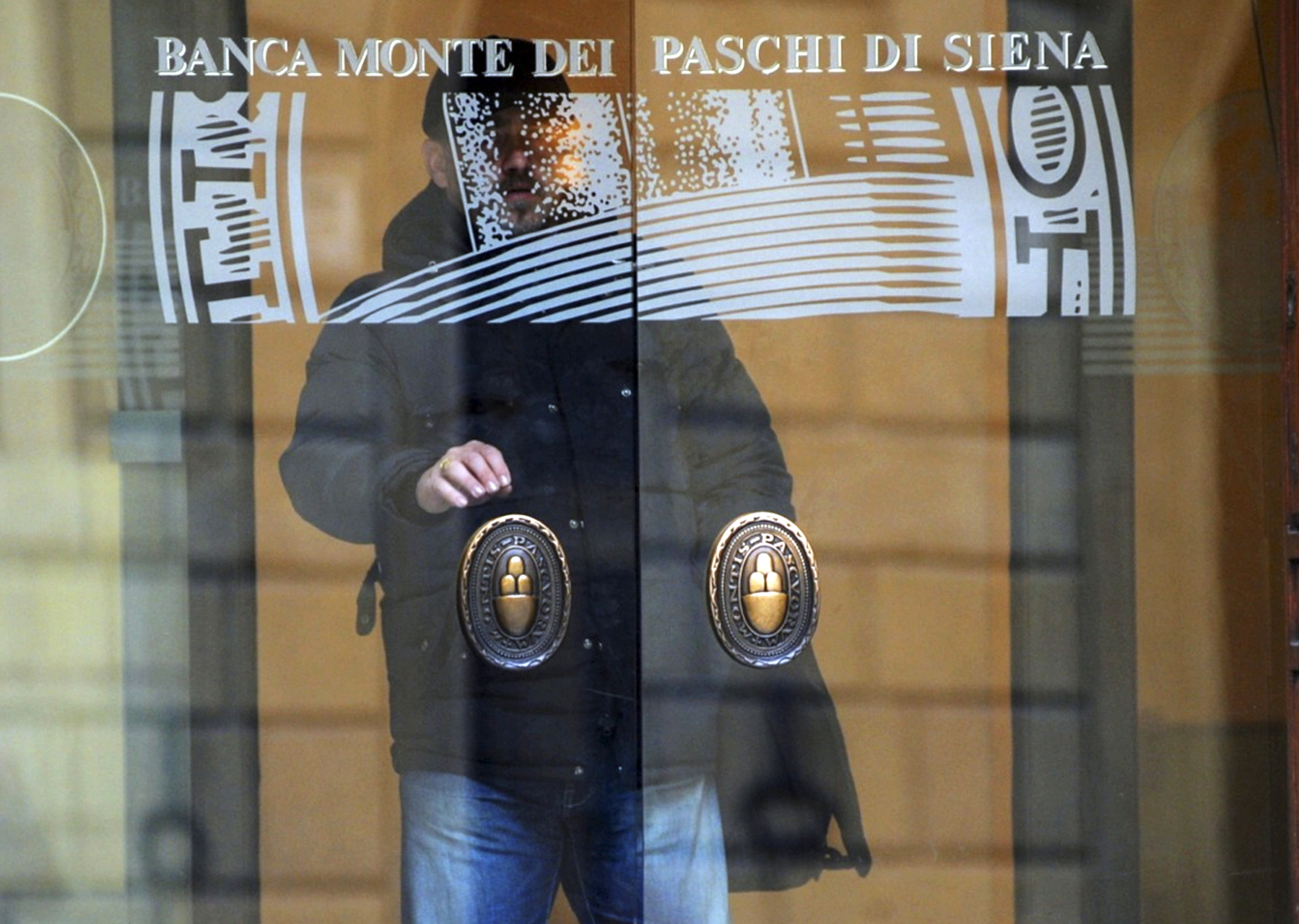 El Gobierno italiano aprueba un rescate bancario de 20.000 millones