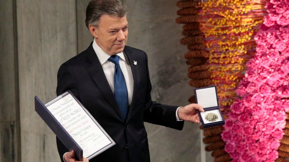 Santos recibe el Nobel de la Paz «en nombre de las víctimas» colombianas