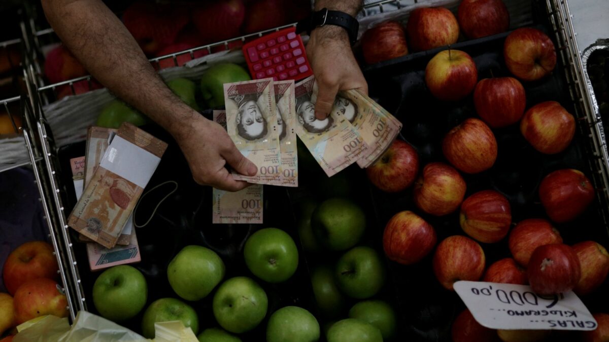 Maduro ordena retirar los billetes de 100 bolívares en medio de la creciente inflación