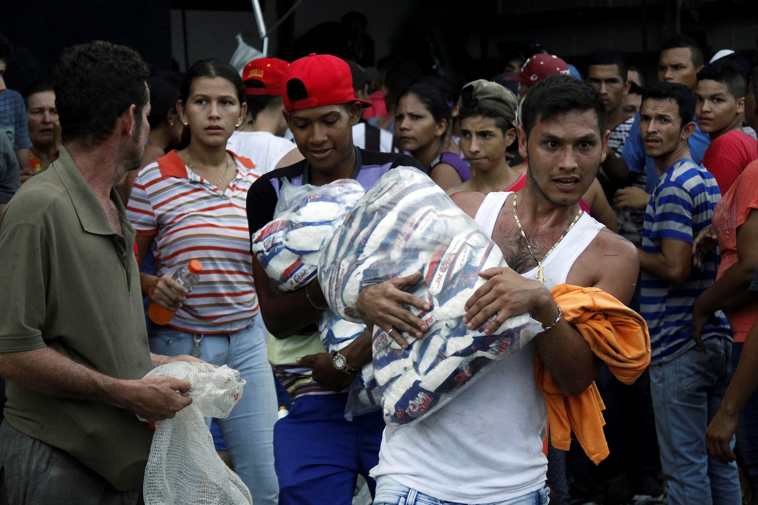 Cierran miles de comercios en Venezuela por los saqueos y la falta de efectivo