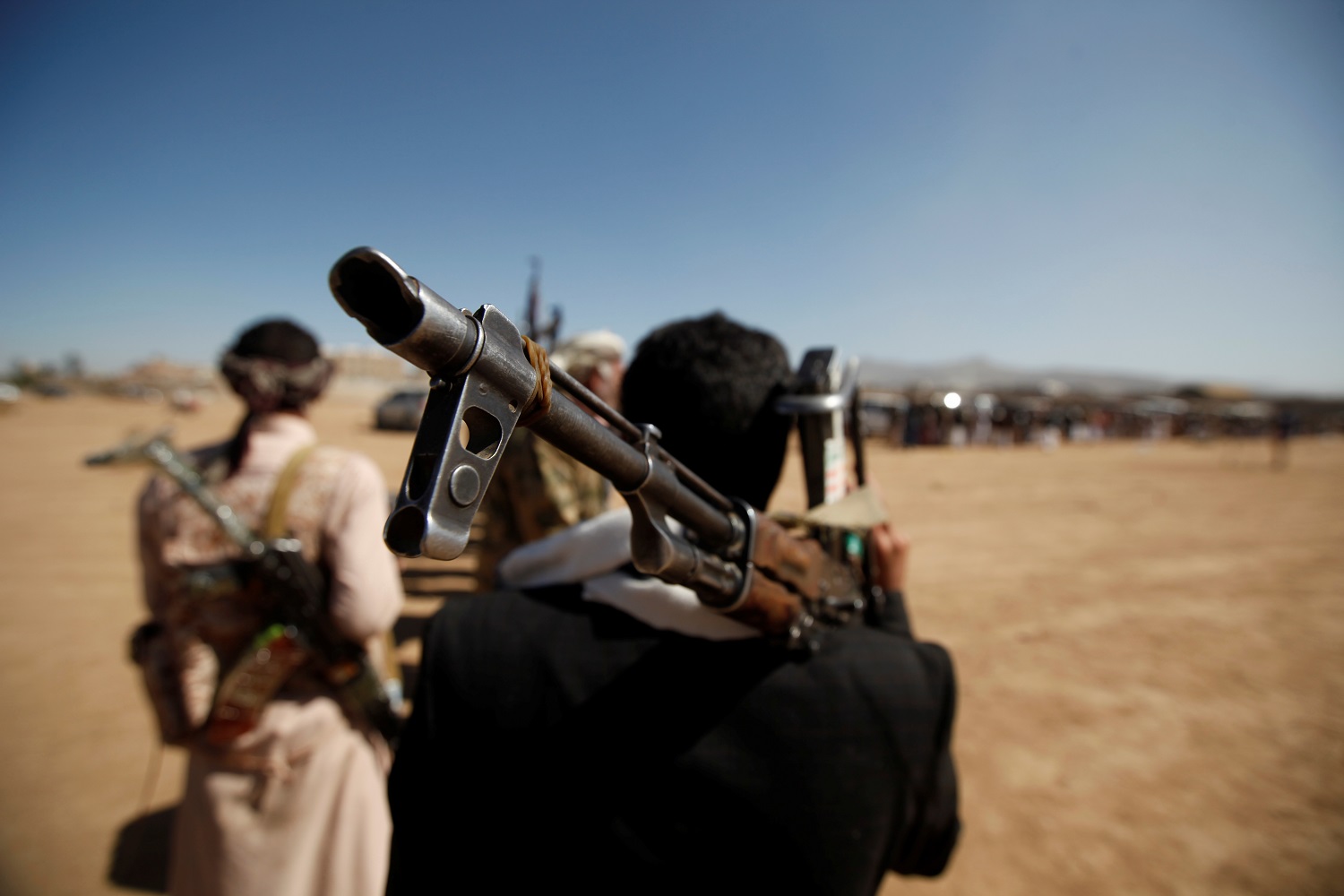 Mueren decenas de soldados yemeníes tras un ataque suicida de EI