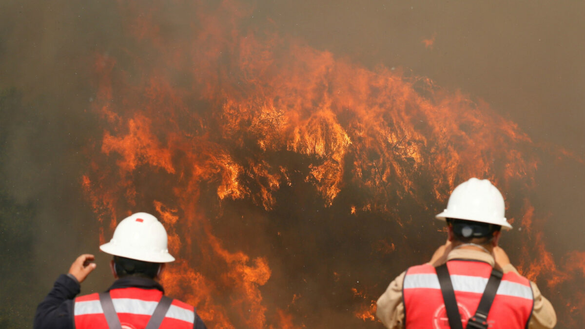 Un incendio en Guatemala sin control consume 45 hectáreas de bosque