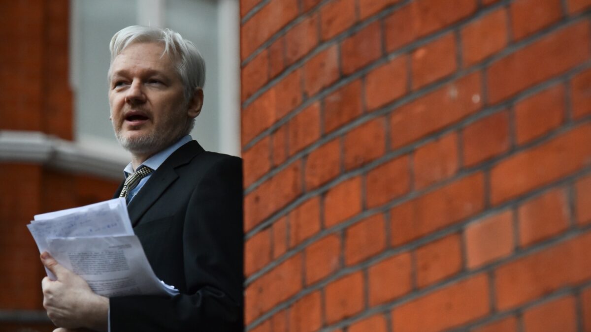 Assange acepta ser extraditado a EEUU a cambio de la libertad de la soldado Manning