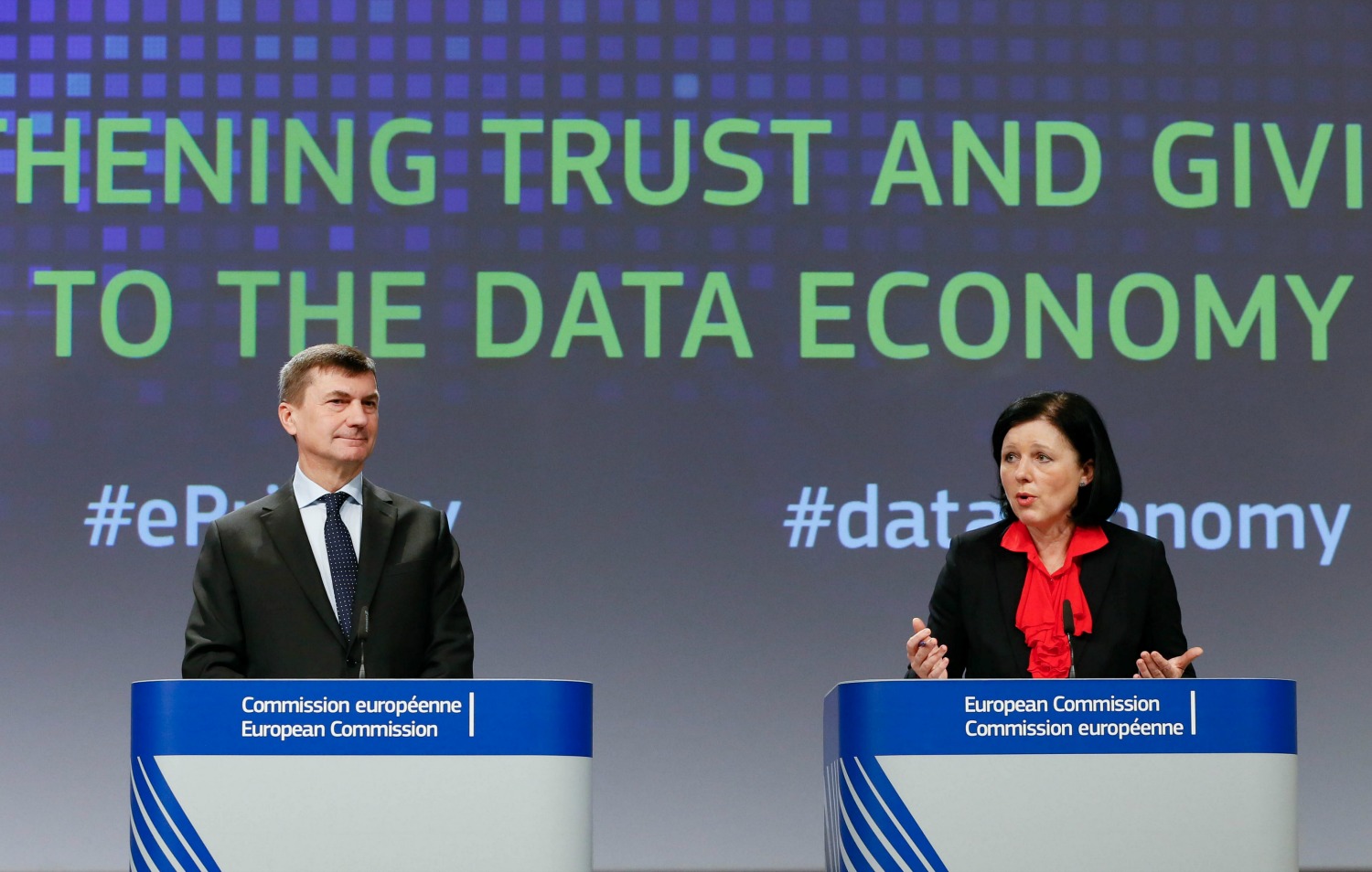Bruselas propone proteger los datos personales en el mercado digital