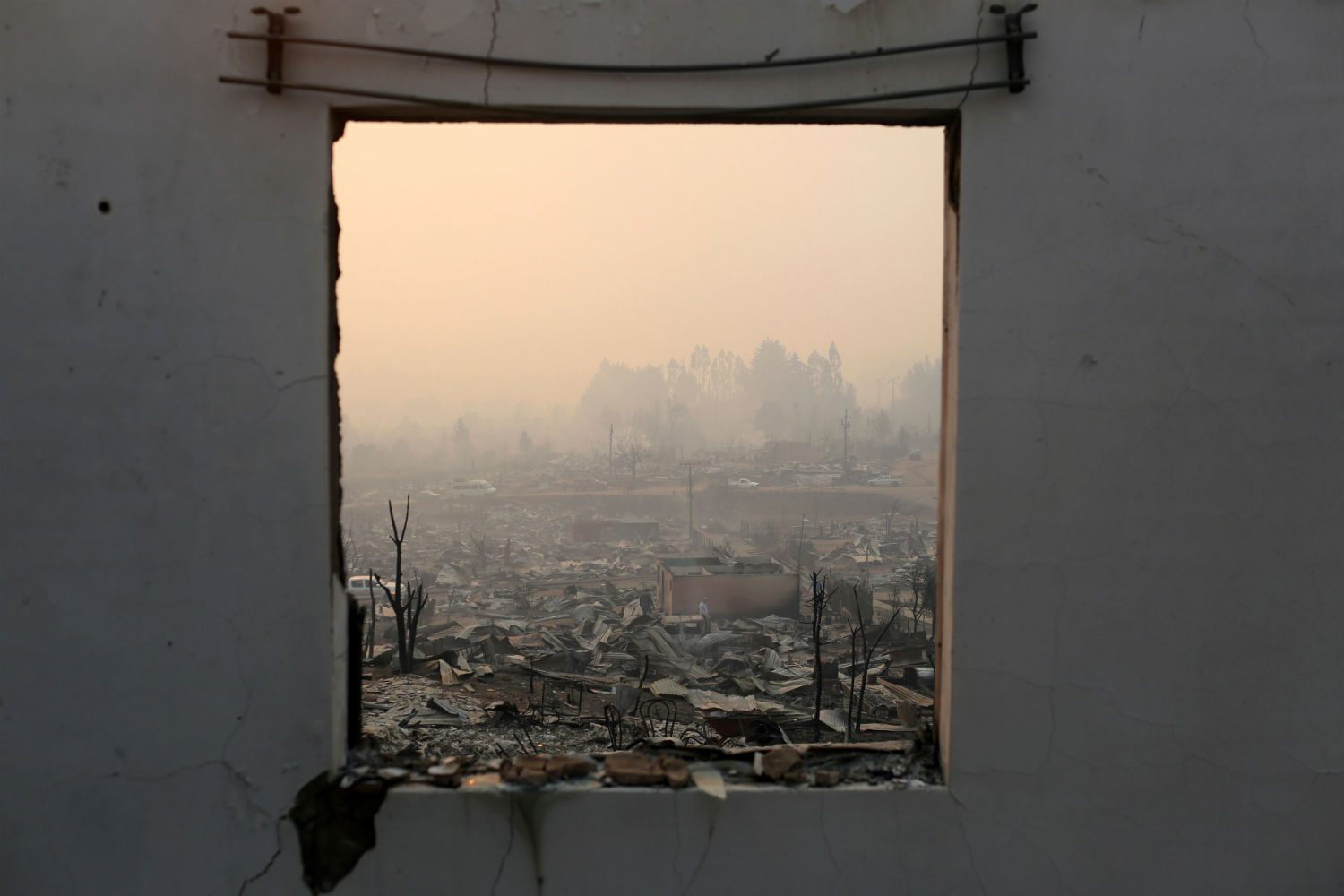 Diez muertos y cerca de 1.000 casas destruidas en incendios en Chile