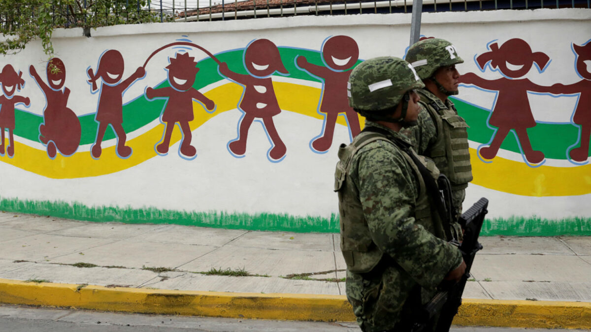 Estudiante que atacó a tiros su escuela en México se suicidó