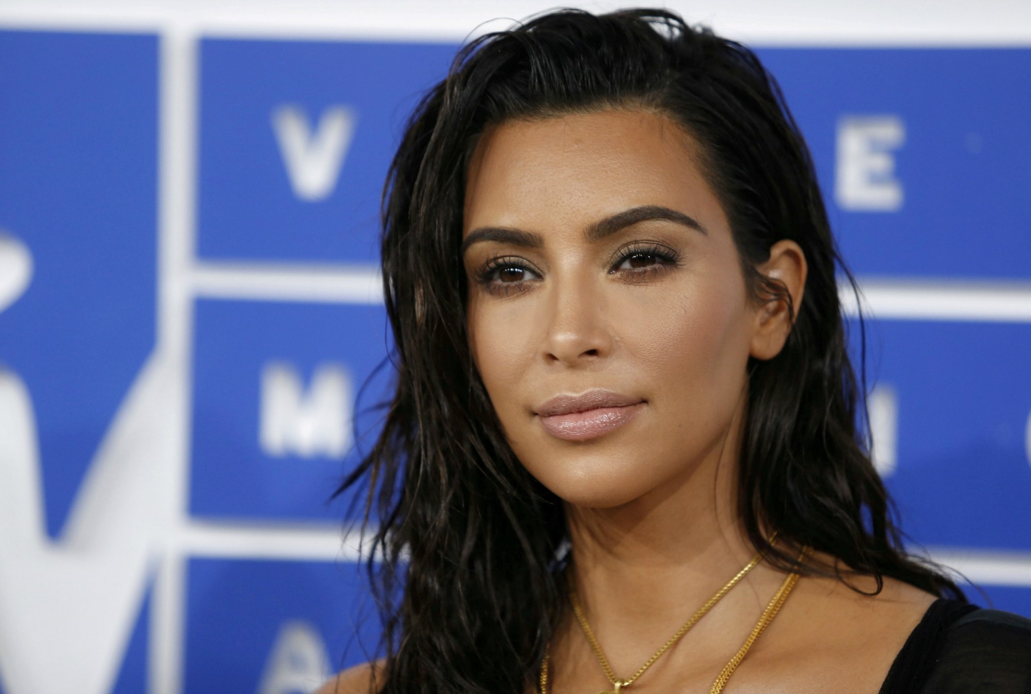 Detenidas 16 personas en París por el robo de joyas a Kim Kardashian
