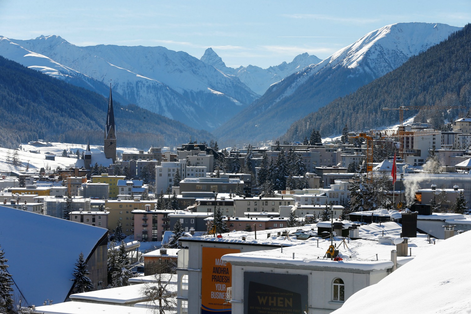 La apacible ciudad de Davos se convierte cada año en una fortaleza. (Foto: Ruben Sprich / Reuters File)