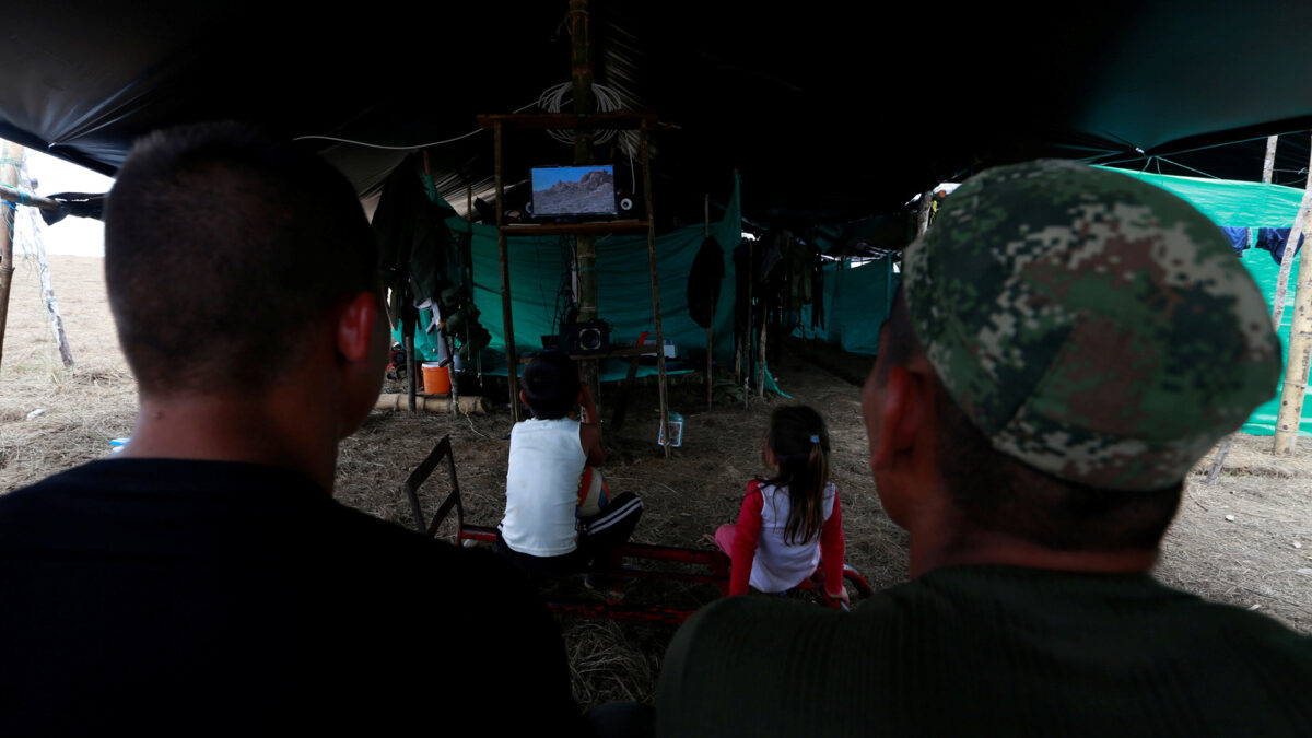 Las FARC prometen comenzar esta semana la liberación de los niños reclutados