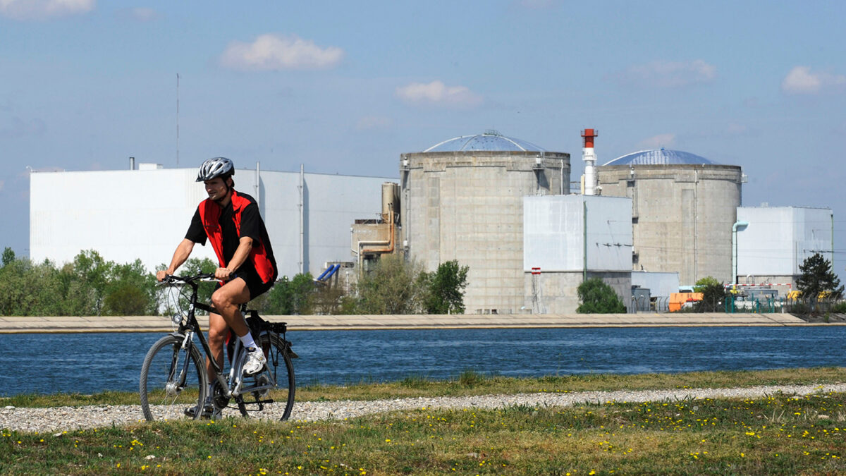 Francia cerrará su central nuclear más antigua