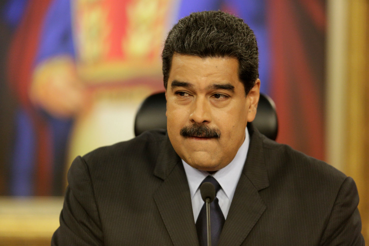Máximo tribunal venezolano dice que Maduro no abandonó su cargo