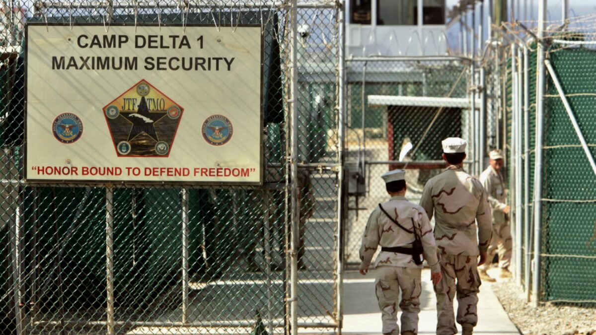 Obama evalúa nuevos traslados de presos en Guantánamo