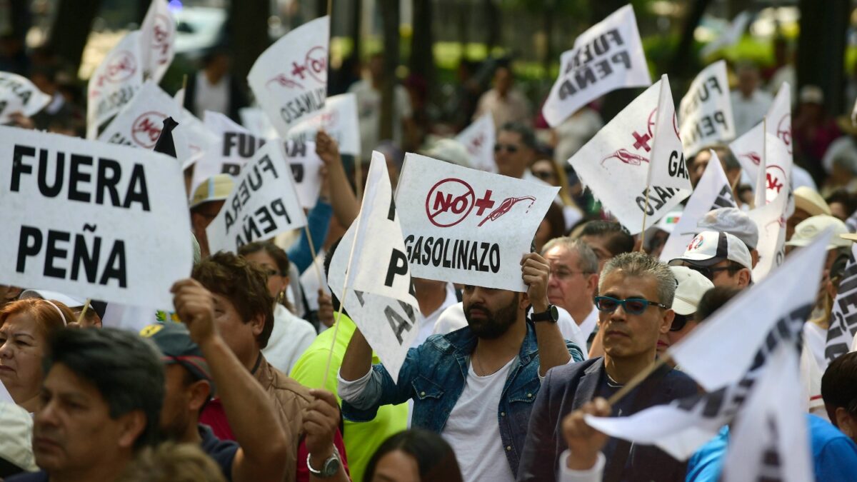 Los mexicanos protestan por la «desproporcionada» subida del precio de los carburantes