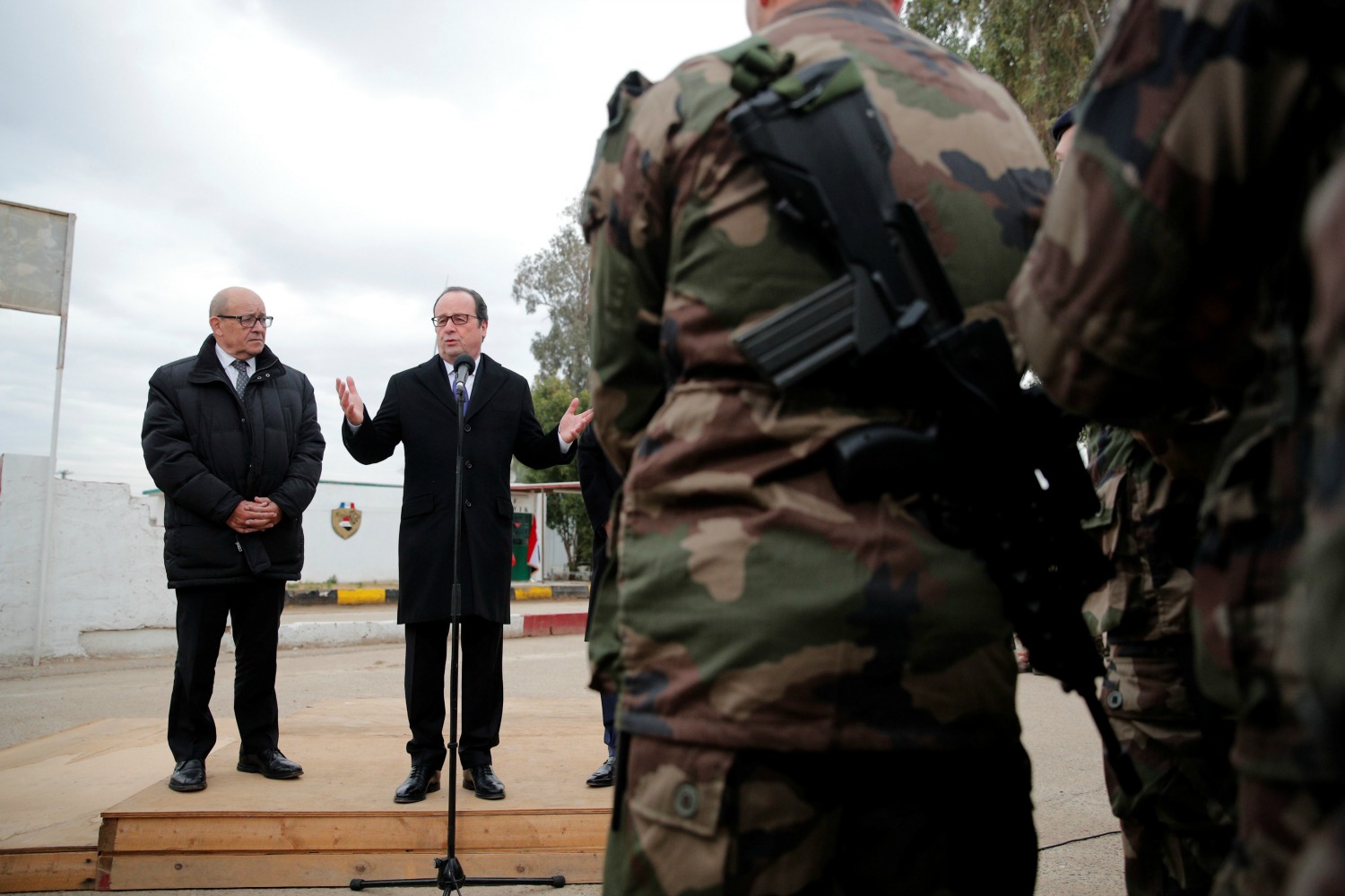 El presidente francés llega Irak en una visita centrada en la guerra contra el yihadismo