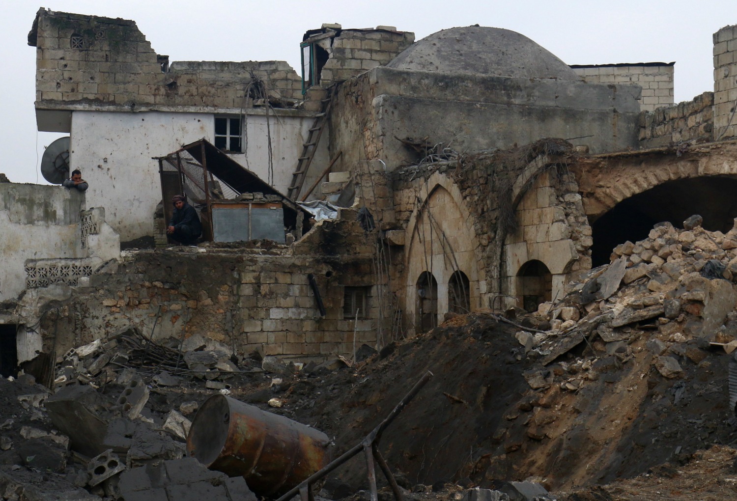 Rusia y Turquía bombardean posiciones yihadistas cerca de Alepo