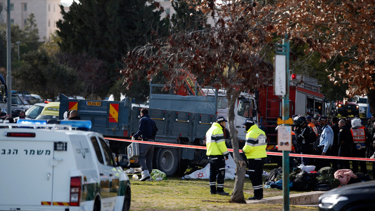 Un camión embiste a una multitud en Jerusalén dejando varios muertos y más de una decena de heridos