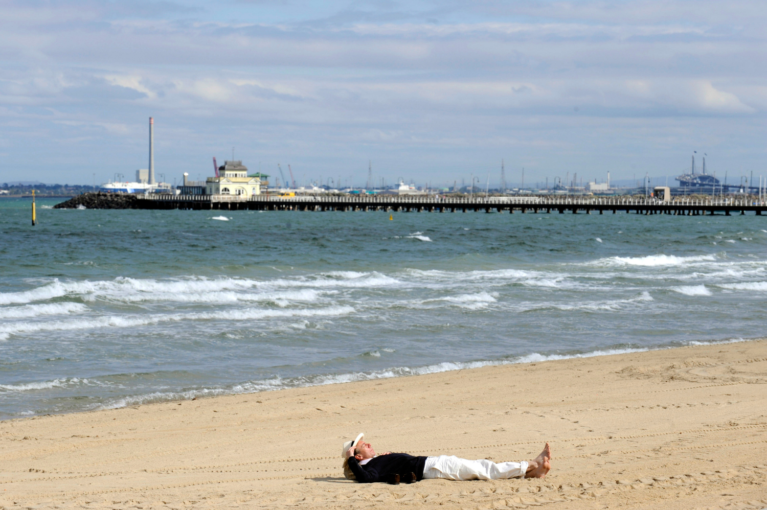 Una ola de excrementos contamina las playas de Melbourne