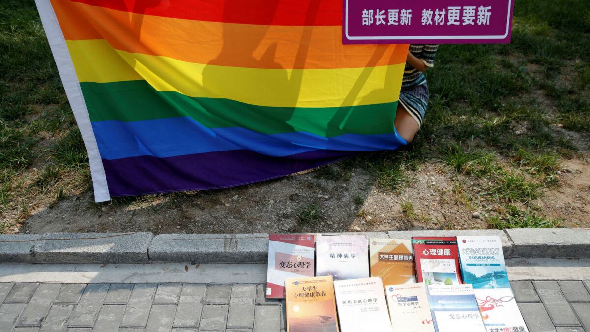 Hito en China: un hombre transexual gana un caso de despido improcedente