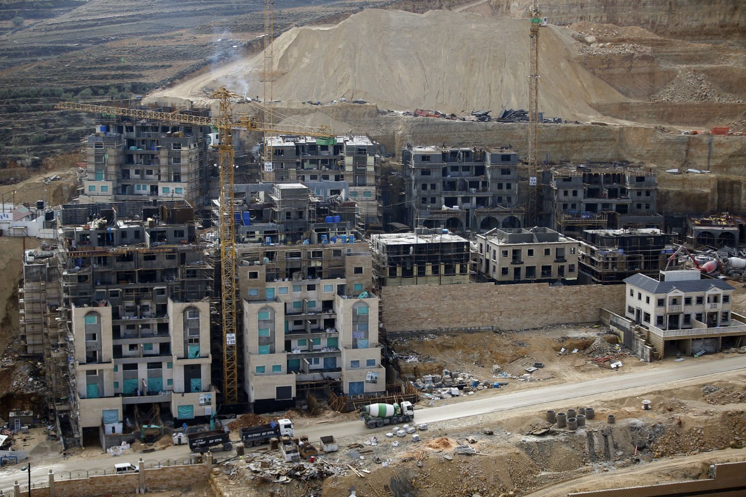 Israel aprueba construir 2.500 viviendas para colonos en Cisjordania