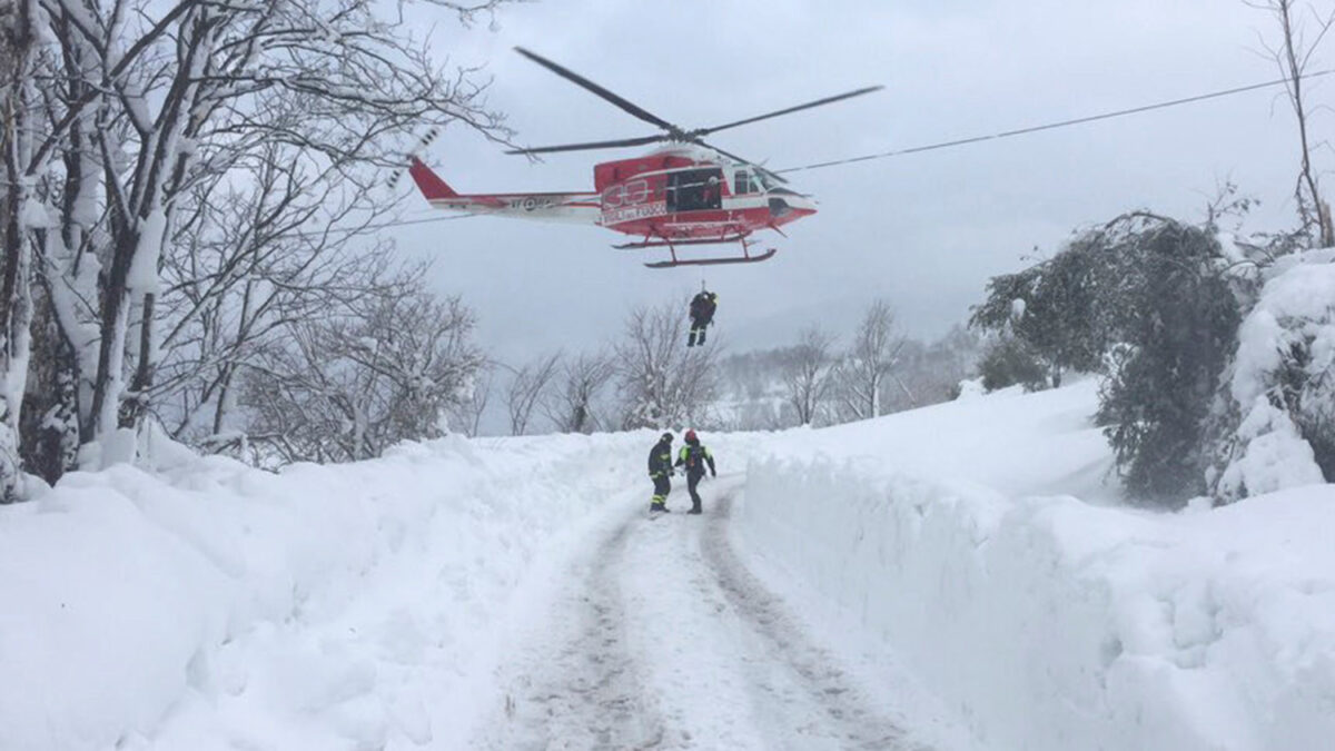 «Muchos muertos» en el hotel sepultado por una avalancha de nieve en Italia