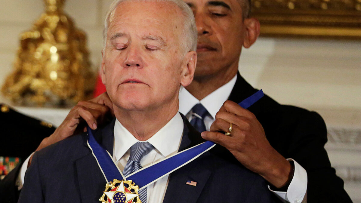 Obama condecora a Joe Biden con el máximo honor civil de EEUU