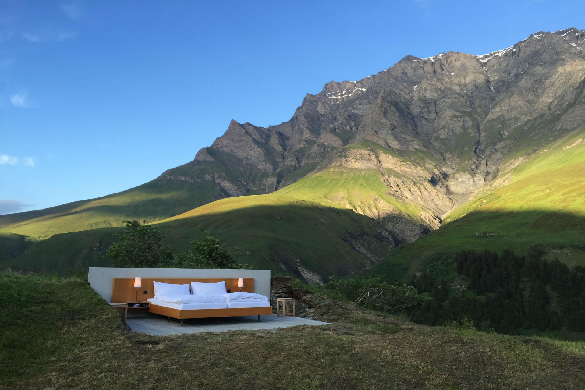 La impresionante habitación de hotel en los Alpes suizos sin paredes