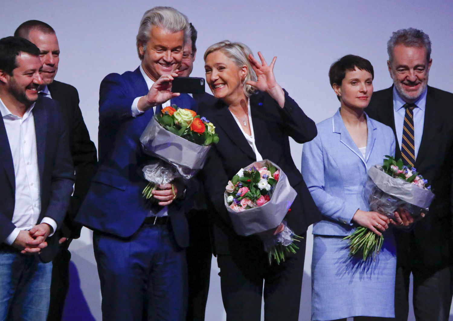 Después de Estados Unidos, la extrema derecha europea se ‘frota’ las manos