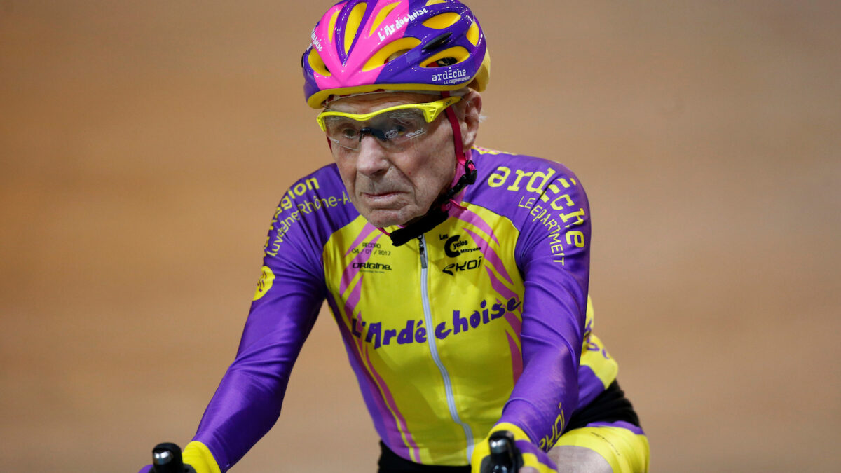 Un hombre de 105 años hace historia en el mundo del ciclismo