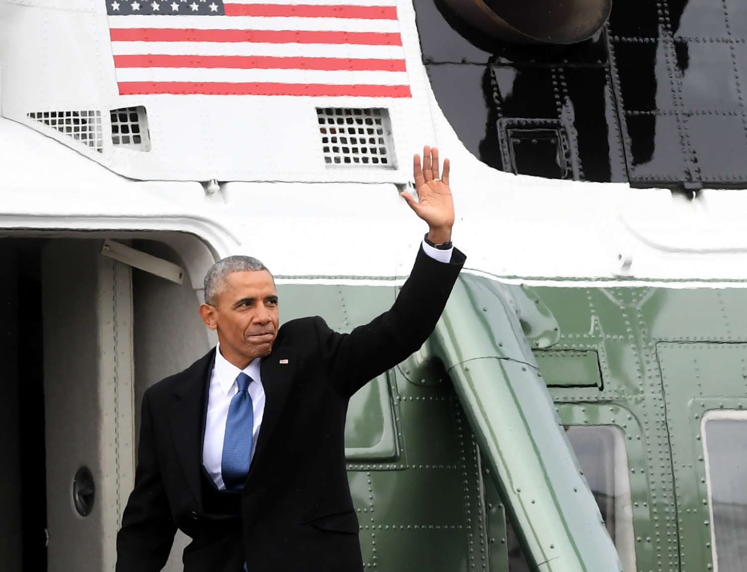 Obama se despide con un discurso improvisado desde la base militar de Andrews