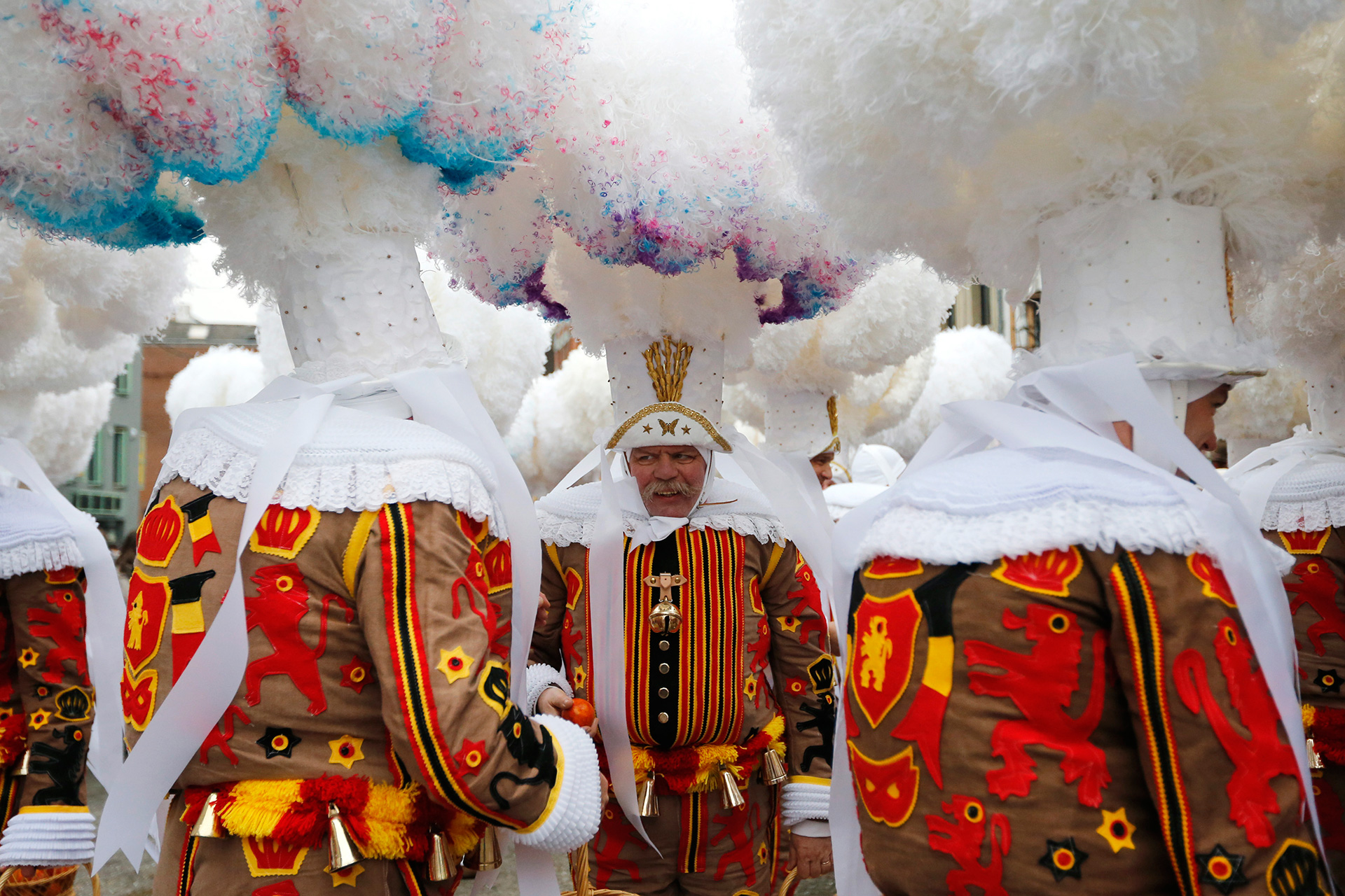 El Carnaval de Binche no se entendería sin la figura de los Gilles. (Foto: Francois Lenoir / Reuters)
