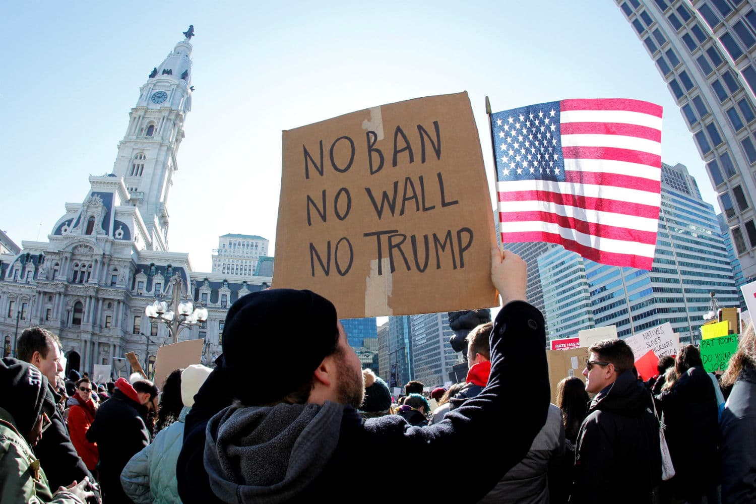 Aprobar el veto migratorio de Trump “podría llevar a EEUU al caos”
